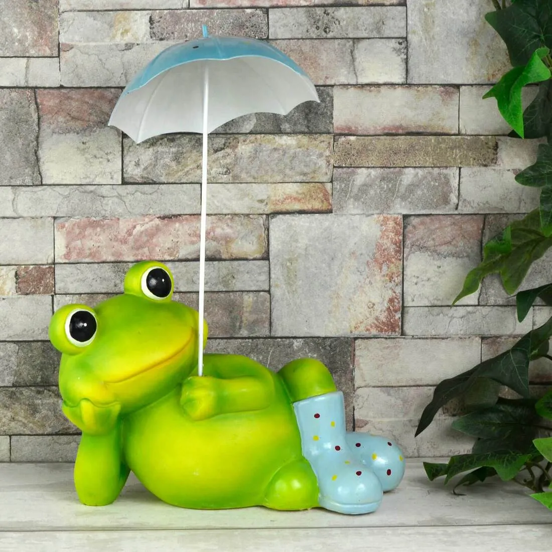 Frog With Umbrella Garden Ornament Novelty Outdoor 32cm