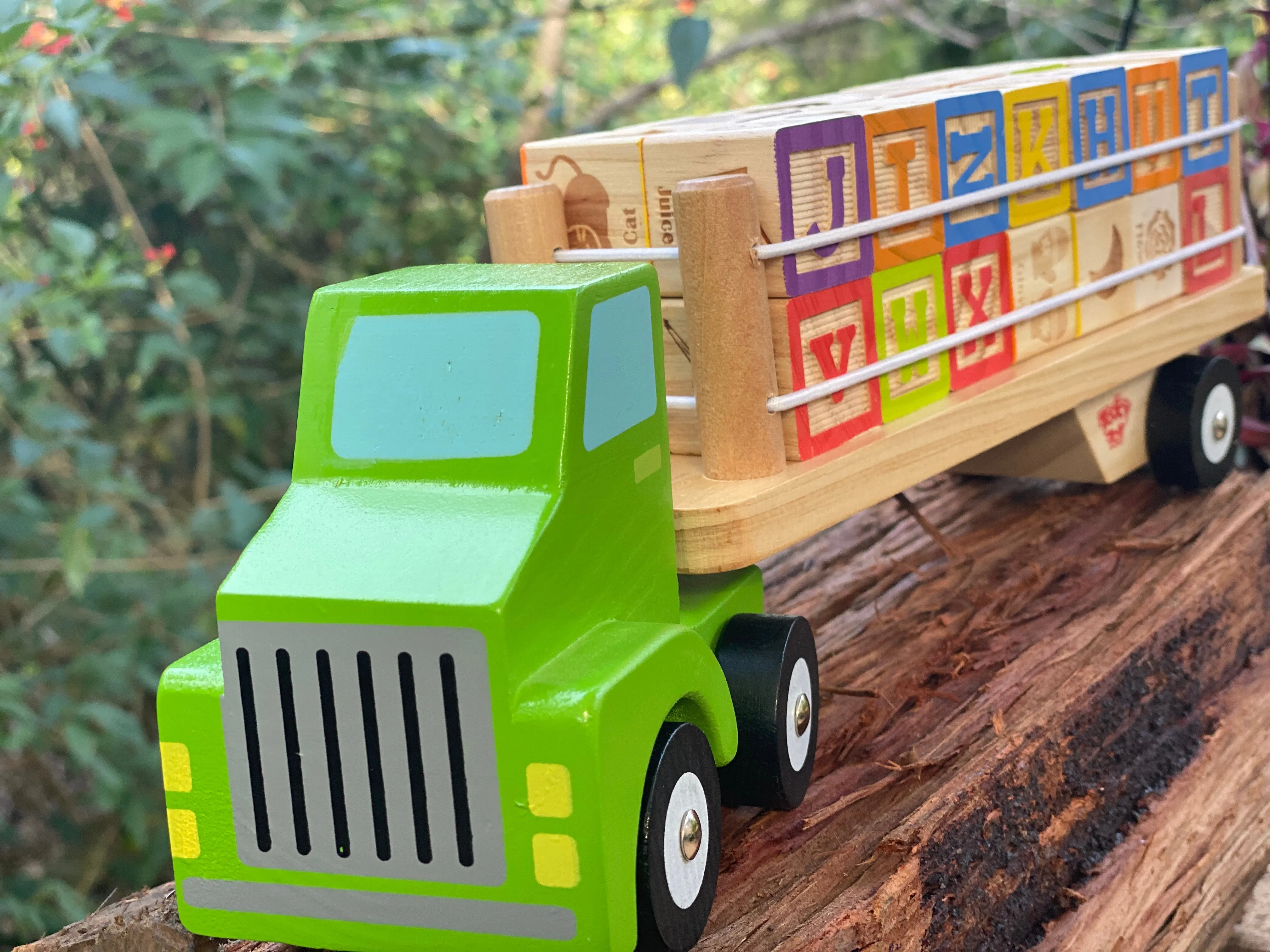 Learning toy Truck: Wooden kids alphabet and numbers toy truck