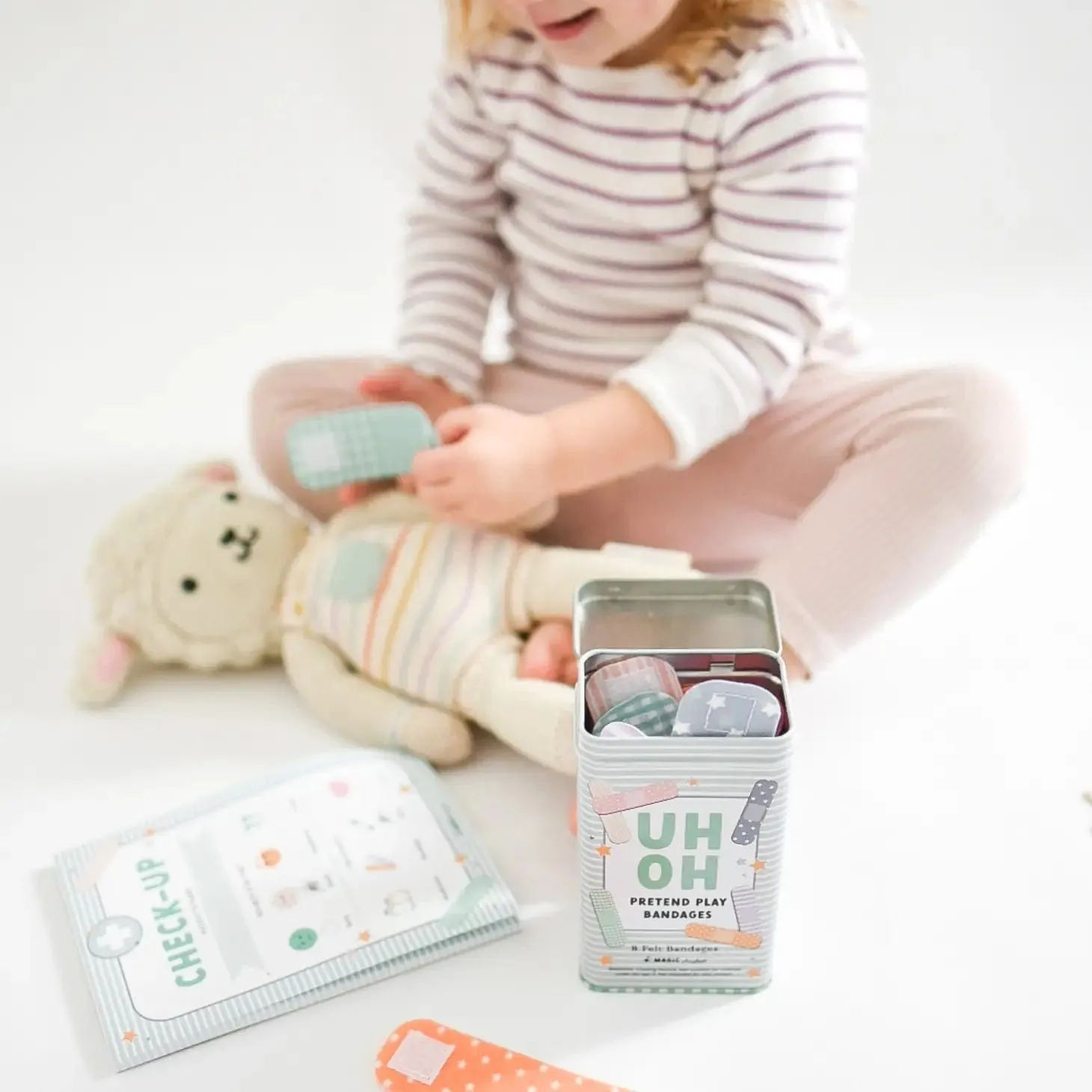 SECONDS Pretend Play Bandages & Bandaid Tin